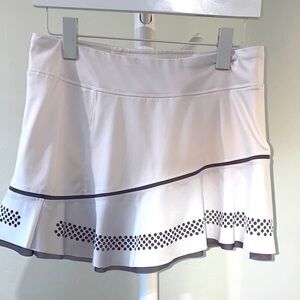 INPHORM LADIES WHITE AND GREY ATHLETIC SKORT SIZE MEDIUM